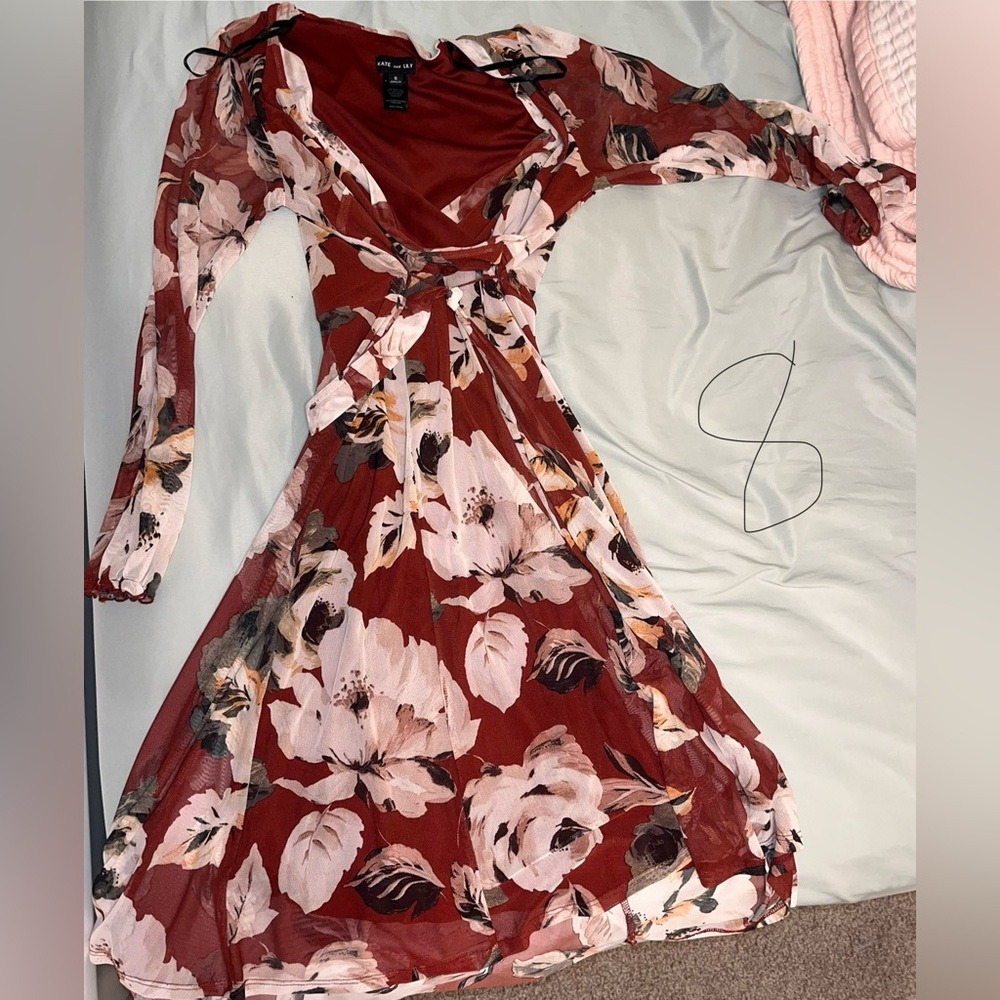 Floral V-Neck Dress in Red and Pink